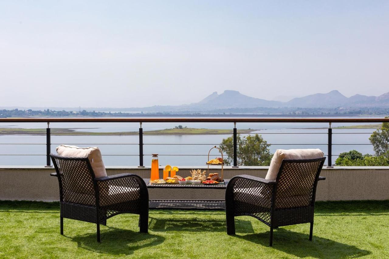 Pearl Lakeview Mansion By Stayvista - Lakeside Villa With Infinity Pool, Jacuzzi, In-House Theatre & Games Room Igatpuri Εξωτερικό φωτογραφία