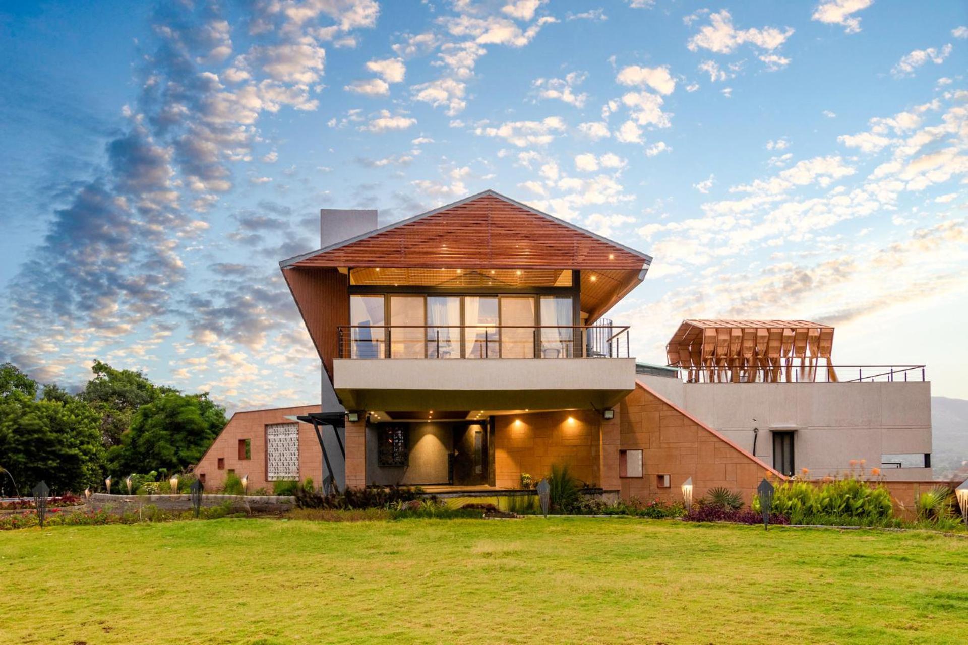 Pearl Lakeview Mansion By Stayvista - Lakeside Villa With Infinity Pool, Jacuzzi, In-House Theatre & Games Room Igatpuri Εξωτερικό φωτογραφία