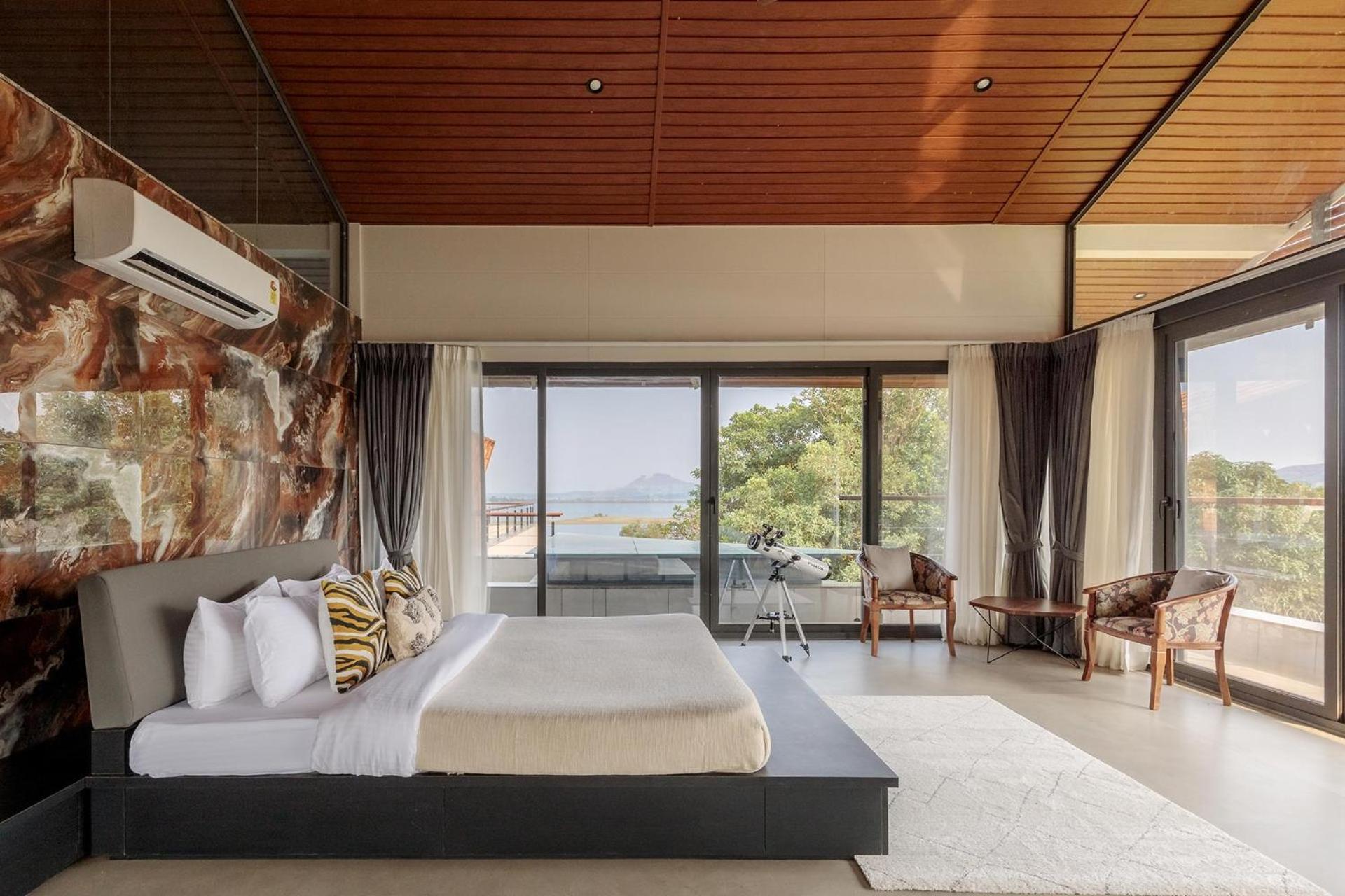 Pearl Lakeview Mansion By Stayvista - Lakeside Villa With Infinity Pool, Jacuzzi, In-House Theatre & Games Room Igatpuri Εξωτερικό φωτογραφία